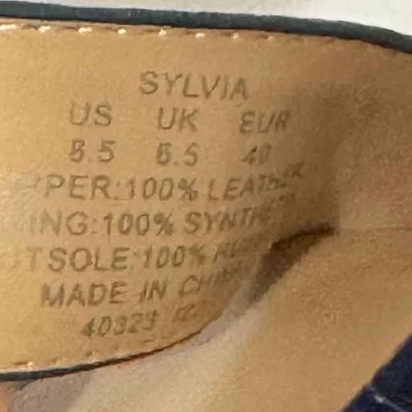 Lauren Ralph Lauren Sleek Navy Heels - Picture 12 of 12